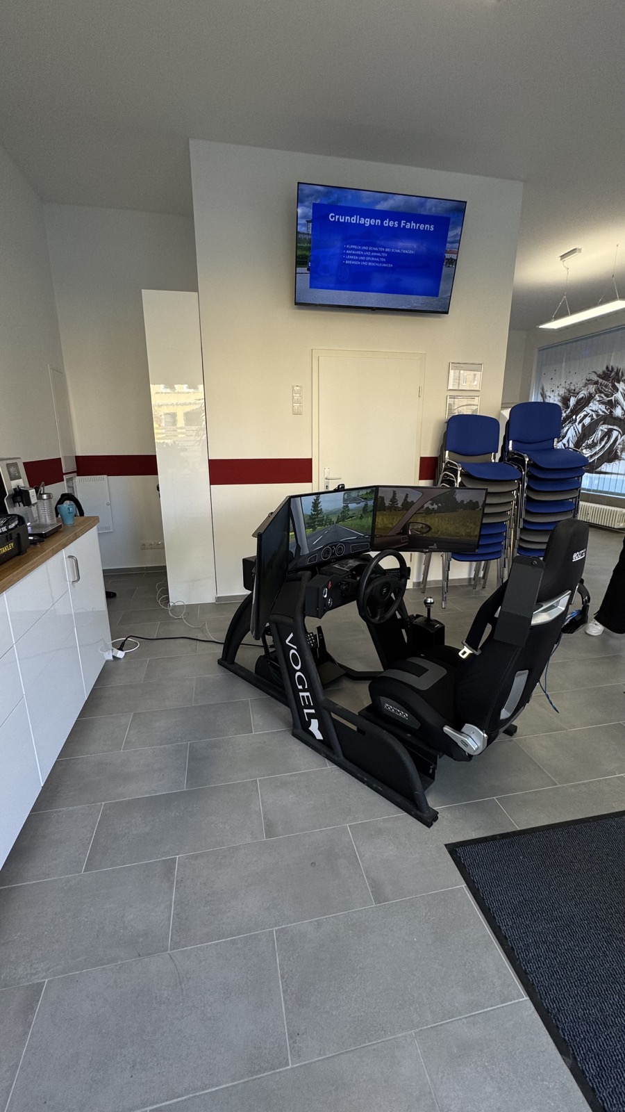 Vogel-Fahrsimulator der Fahrschule Körber in der Keferloherstraße 76